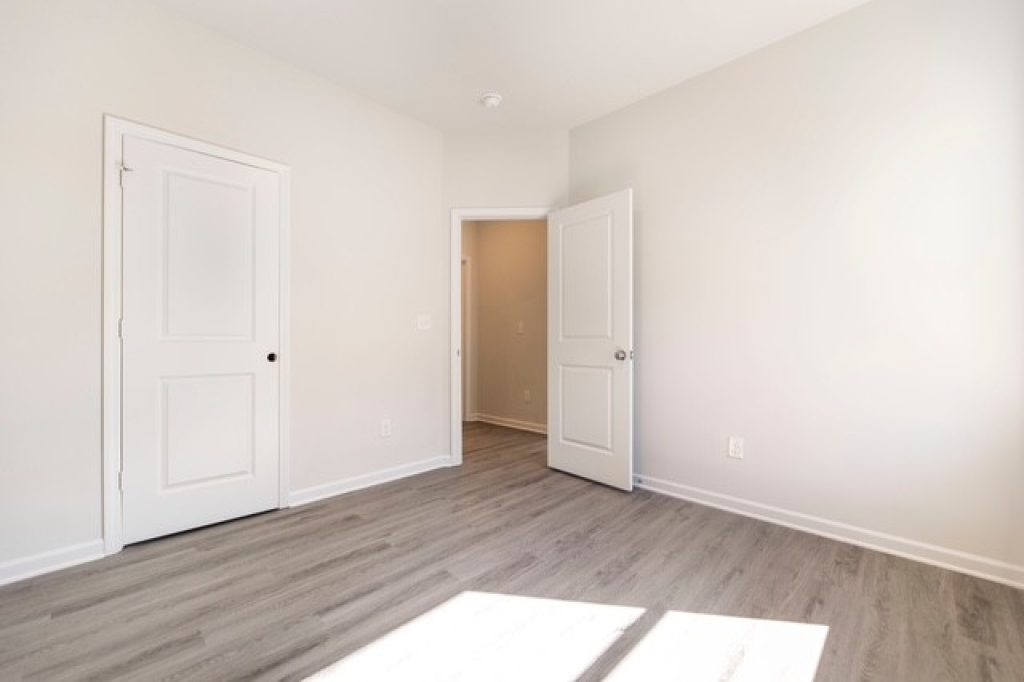 Frio - Guest Bedroom