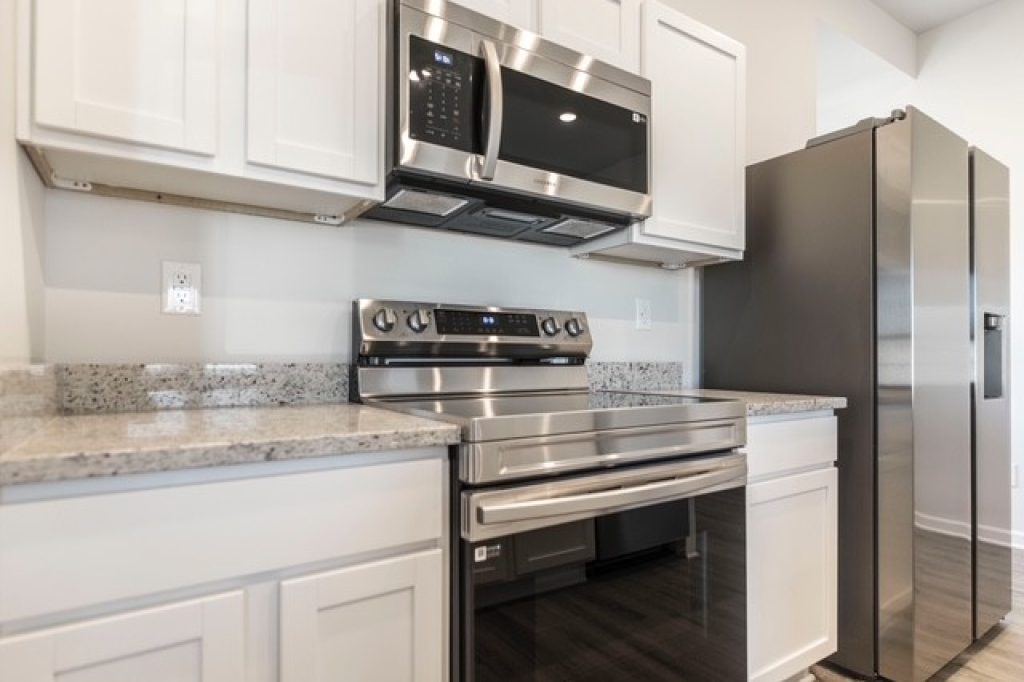 Frio - Stainless Steel Appliances